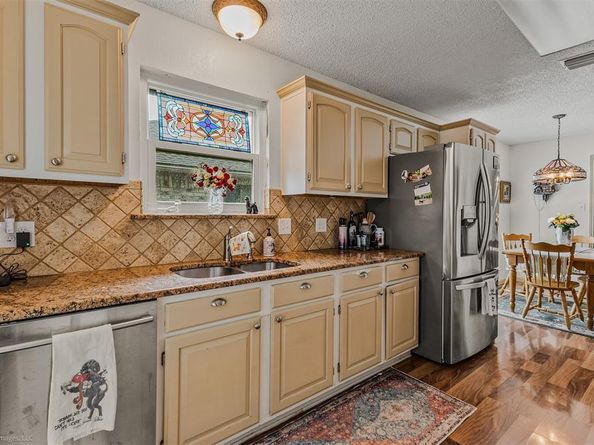 5221  Wood Creek Lane , Garland Texas 75044
