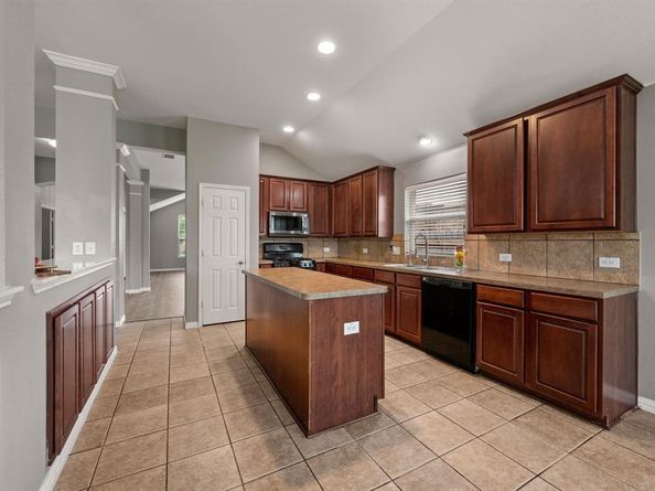1205  Hickory Bend Lane , Fort Worth Texas 76108