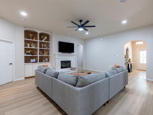 913  Caudle Lane , Savannah Texas 76227