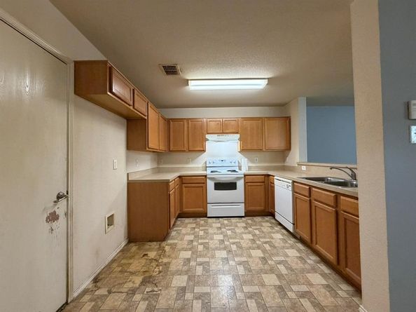 10710  Edgewest Terrace , Fort Worth Texas 76108