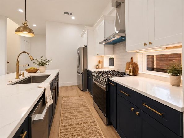 511 N Patton Street , Dallas Texas 75203