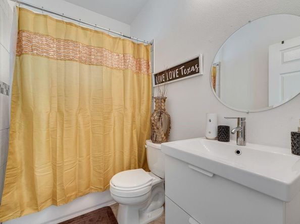 3634  Bickers Street , Dallas Texas 75212