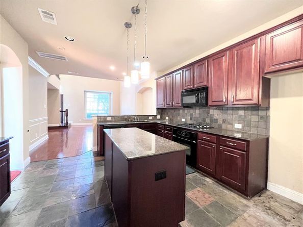 436  Fuente  , Irving Texas 75039