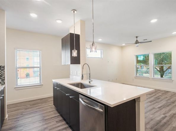 1583  Fiji Street , Dallas Texas 75203