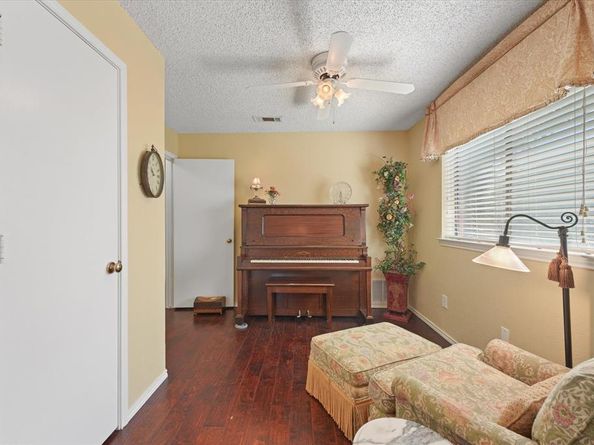 2833  Stoneridge Drive , Garland Texas 75044
