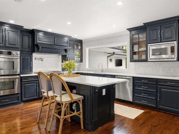10127  Coppedge Lane , Dallas Texas 75229