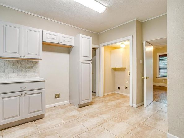 2100  Ashland Avenue , Fort Worth Texas 76107