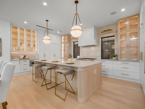 7406  Morton Street , Dallas Texas 75209