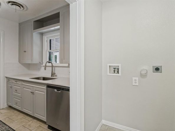 4925  Pershing Avenue , Fort Worth Texas 76107
