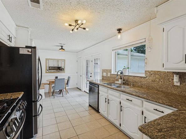 822  Century Park Drive , Garland Texas 75040