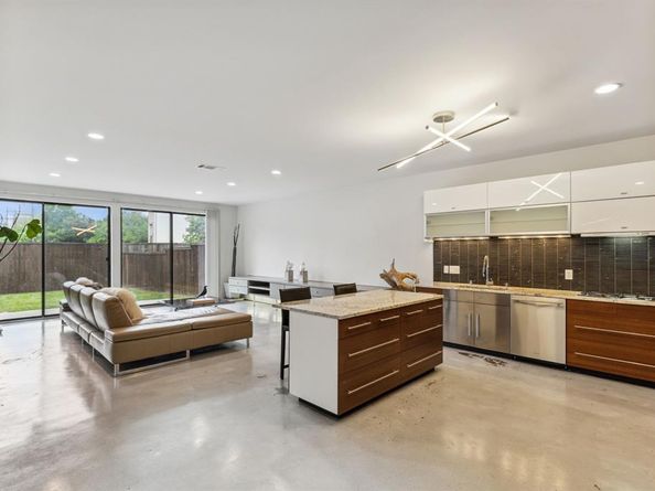 2913  Reagan Street , Dallas Texas 75219