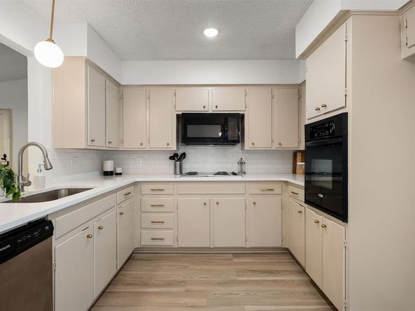 3204  Ashford Avenue , Fort Worth Texas 76133
