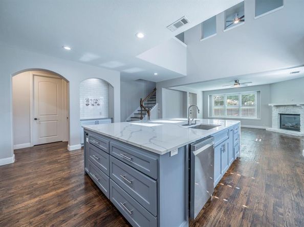 7252  Portillo  , Grand Prairie Texas 75054