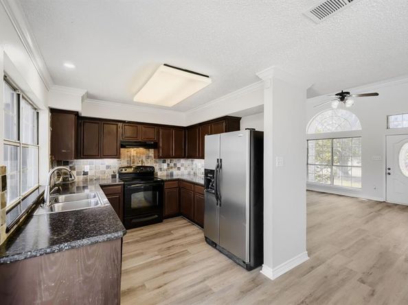 6019  Meadowdale Road , Arlington Texas 76017