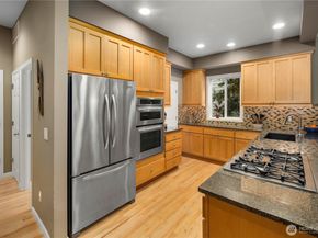 6230 Harbour Heights Parkway D3, Mukilteo WA 98275