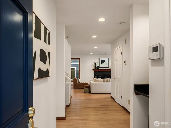 8533 NE Juanita Drive, Kirkland WA 98034