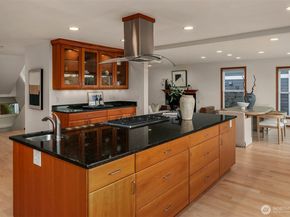 8533 NE Juanita Drive, Kirkland WA 98034