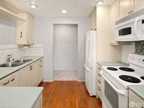 6652 Parkpoint Way NE D311, Seattle WA 98115