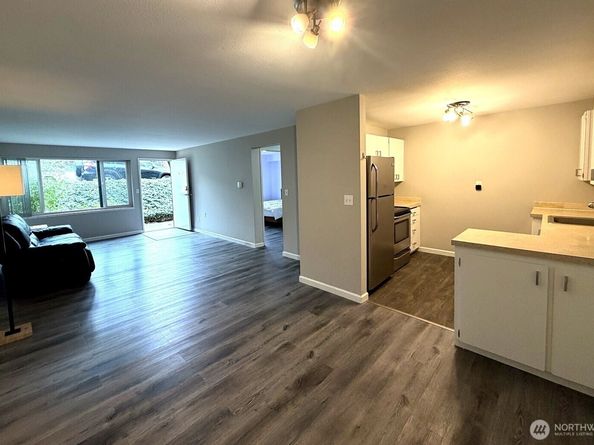 240 S 152 Street 118, Burien WA 98148