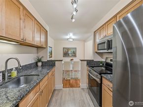 15827 NE Leary Way B116, Redmond WA 98052