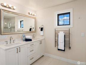 1231 4th Street W, Kirkland WA 98033