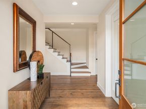 1231 4th Street W, Kirkland WA 98033