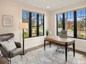 1231 4th Street W, Kirkland WA 98033