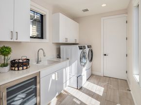 1231 4th Street W, Kirkland WA 98033