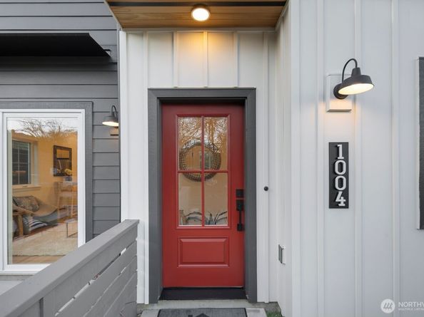 1004 N 48th Street, Seattle WA 98103