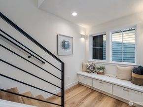 1004 N 48th Street, Seattle WA 98103