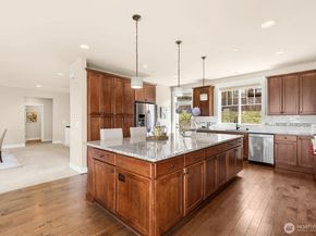 7050 171st Avenue SE, Bellevue WA 98006
