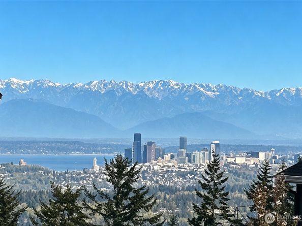 7050 171st Avenue SE, Bellevue WA 98006