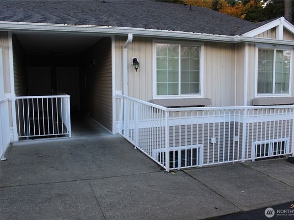 701 Harrington Place SE 1136, Renton WA 98058