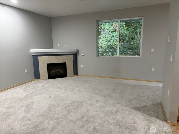 701 Harrington Place SE 1136, Renton WA 98058