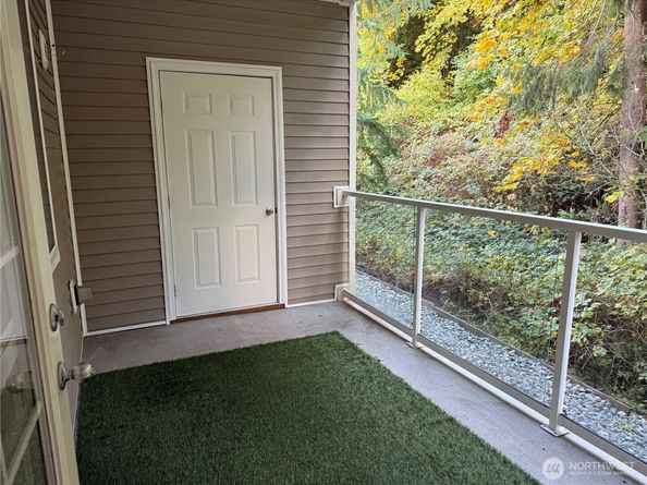 701 Harrington Place SE 1136, Renton WA 98058