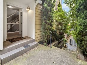 129 A 26th Avenue E, Seattle WA 98112