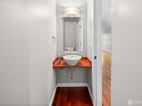 129 A 26th Avenue E, Seattle WA 98112