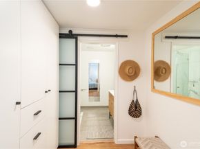 1028 Lakeview Boulevard E 8, Seattle WA 98102