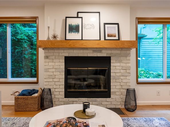 1028 Lakeview Boulevard E 8, Seattle WA 98102