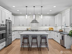 9207 NE 175th Street A, Bothell WA 98011