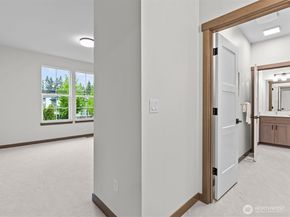 9207 NE 175th Street A, Bothell WA 98011
