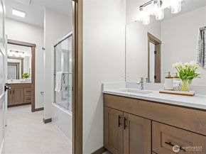 9207 NE 175th Street A, Bothell WA 98011