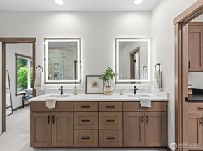 9207 NE 175th Street A, Bothell WA 98011