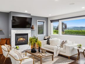 11262 SE 34th St, Bellevue WA 98004
