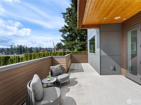 11262 SE 34th St, Bellevue WA 98004