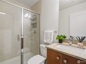 11262 SE 34th St, Bellevue WA 98004