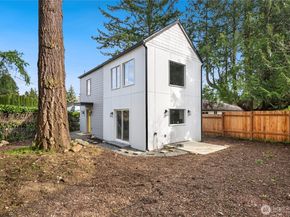 1404 N 136th Street, Seattle WA 98125