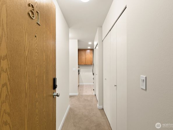 3926 1st Avenue NE 31, Seattle WA 98105