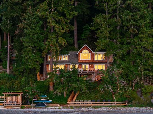8405 Hansen Road NE, Bainbridge Island WA 98110