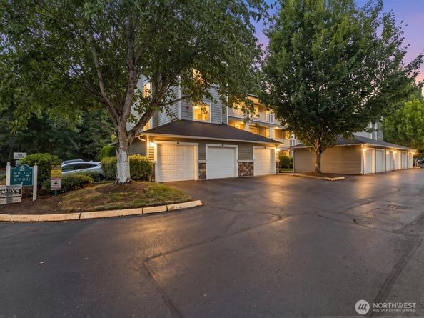 12712 Admiralty Way C301, Everett WA 98204